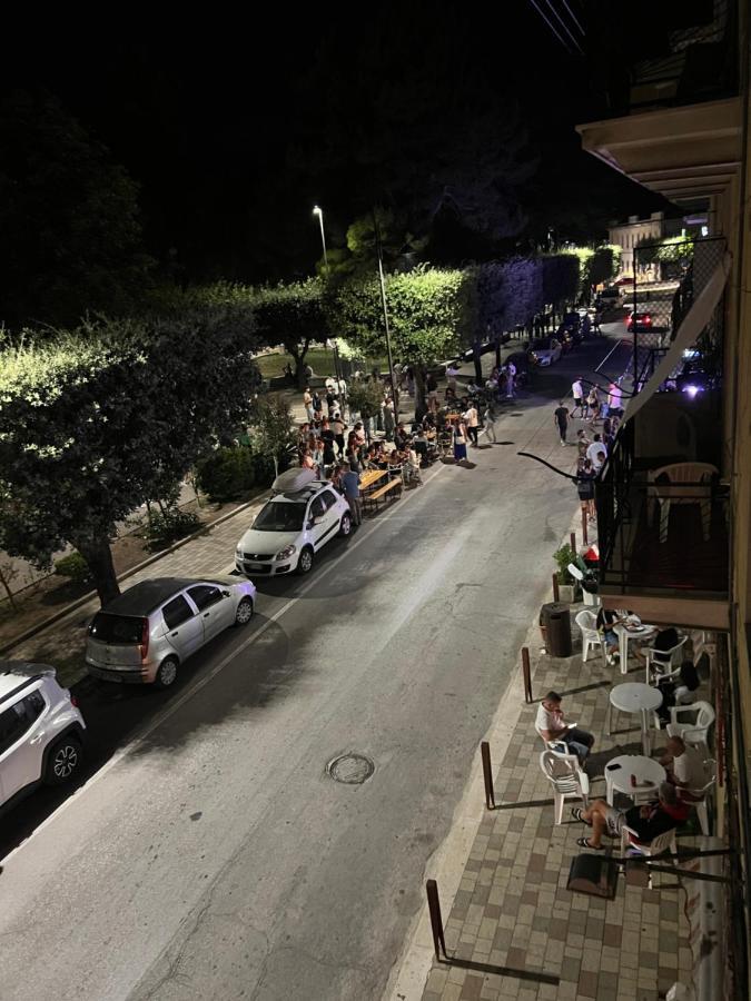 Casa Vacanze Refugium & Lounge Ferienwohnung Vico Del Gargano Bagian luar foto